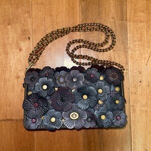 Coach Dinky With Tea Rose Black Bag